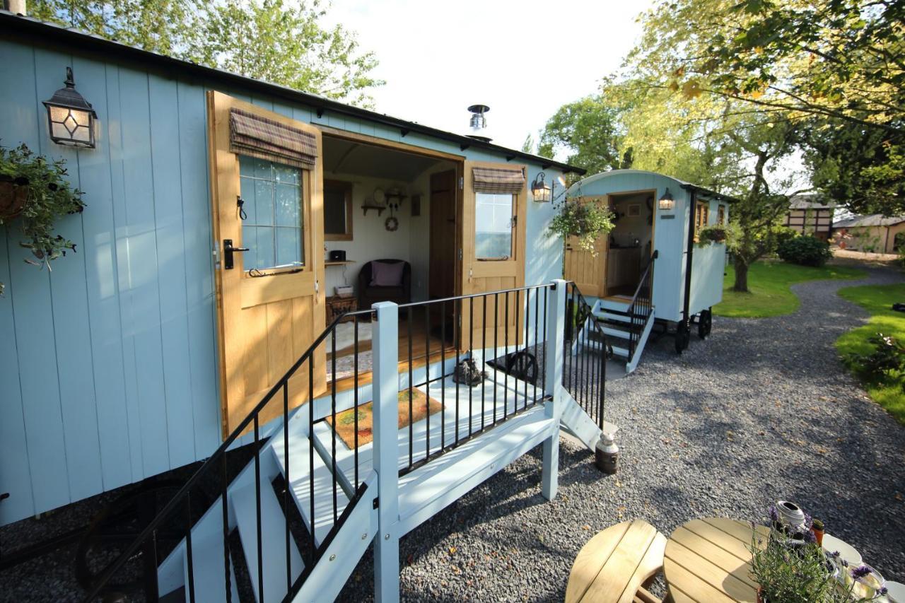 Upper Gelli Luxury Holiday Lodge, Converted Dairy & Cosy Shepherds Huts Welshpool Zewnętrze zdjęcie