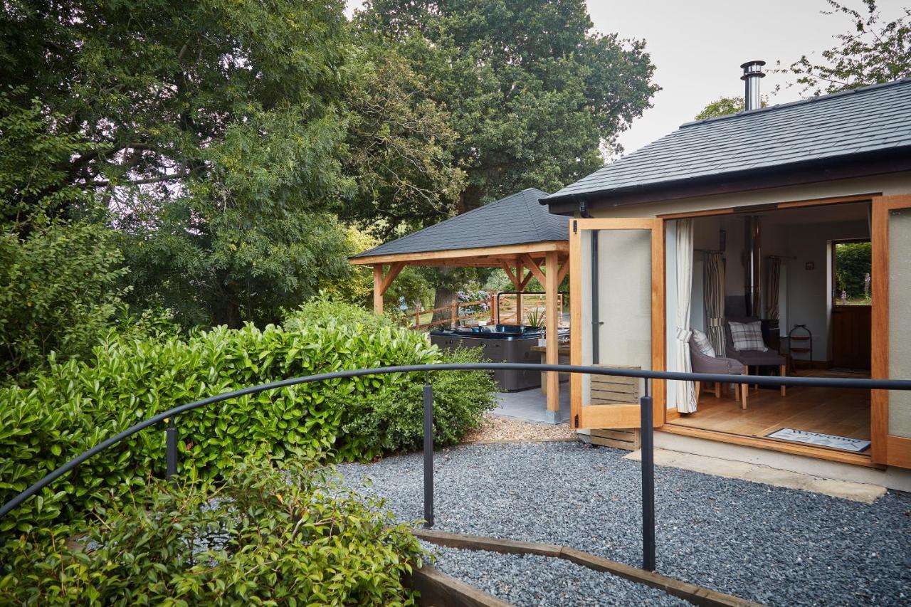 Upper Gelli Luxury Holiday Lodge, Converted Dairy & Cosy Shepherds Huts Welshpool Zewnętrze zdjęcie