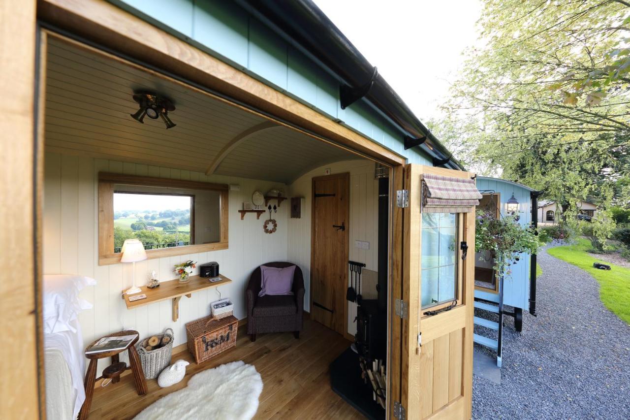 Upper Gelli Luxury Holiday Lodge, Converted Dairy & Cosy Shepherds Huts Welshpool Zewnętrze zdjęcie