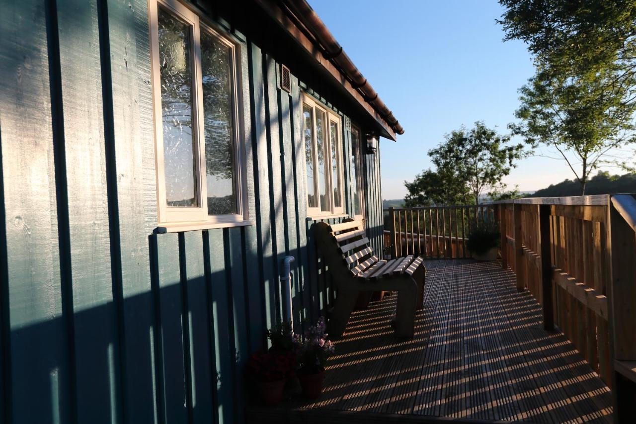 Upper Gelli Luxury Holiday Lodge, Converted Dairy & Cosy Shepherds Huts Welshpool Zewnętrze zdjęcie