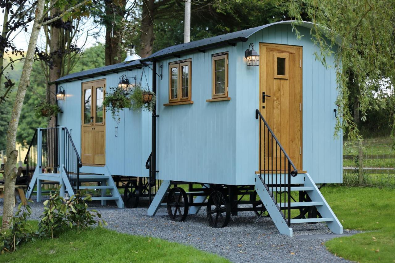 Upper Gelli Luxury Holiday Lodge, Converted Dairy & Cosy Shepherds Huts Welshpool Zewnętrze zdjęcie
