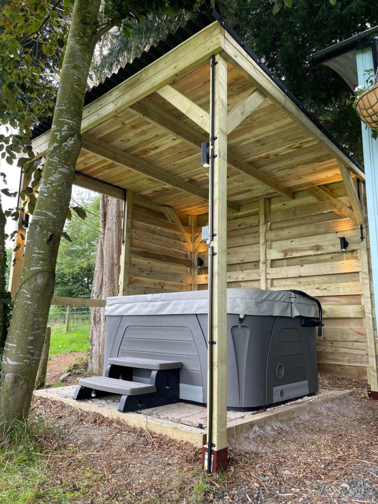 Upper Gelli Luxury Holiday Lodge, Converted Dairy & Cosy Shepherds Huts Welshpool Zewnętrze zdjęcie